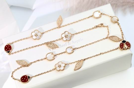 Van Cleef & Arpels necklace lyh13